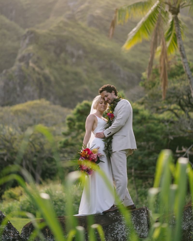 Hawaii wedding photography by Palms & Lace Photo