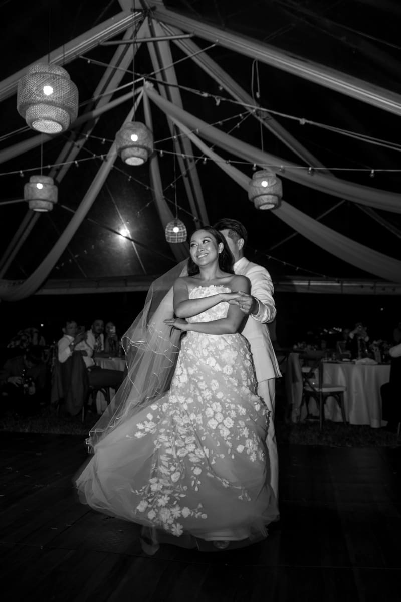 Hawaii wedding photography by Palms & Lace Photo