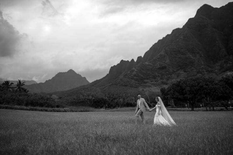 Hawaii wedding photography by Palms & Lace Photo