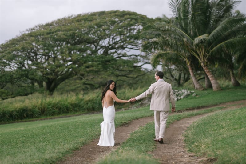Hawaii wedding photography by Palms & Lace Photo