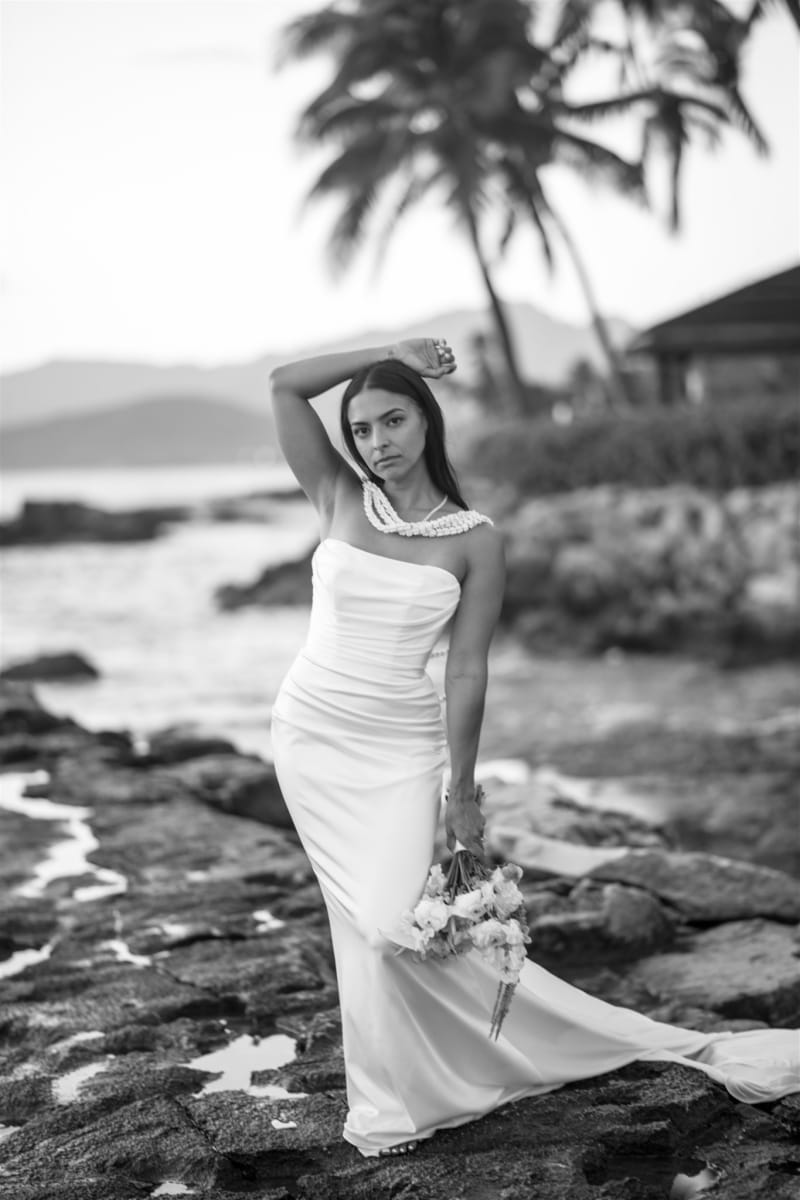 Hawaii wedding photography by Palms & Lace Photo