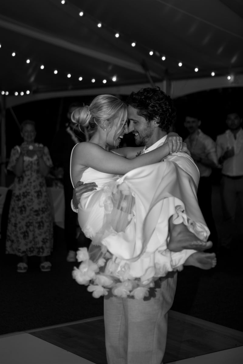 Hawaii wedding photography by Palms & Lace Photo