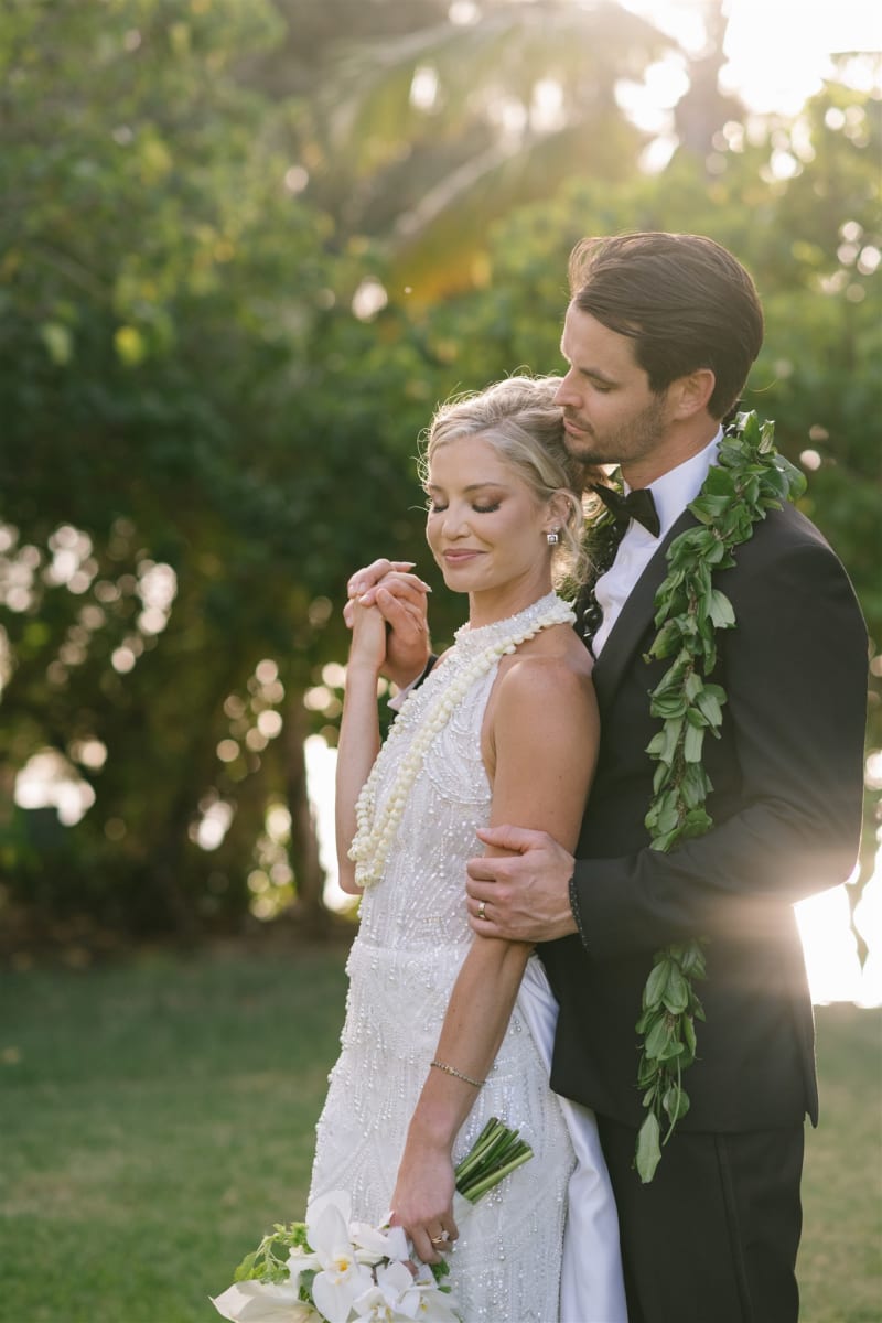 Hawaii wedding photography by Palms & Lace Photo