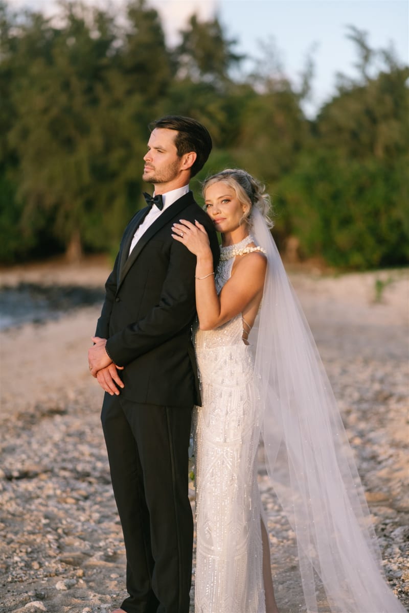Hawaii wedding photography by Palms & Lace Photo