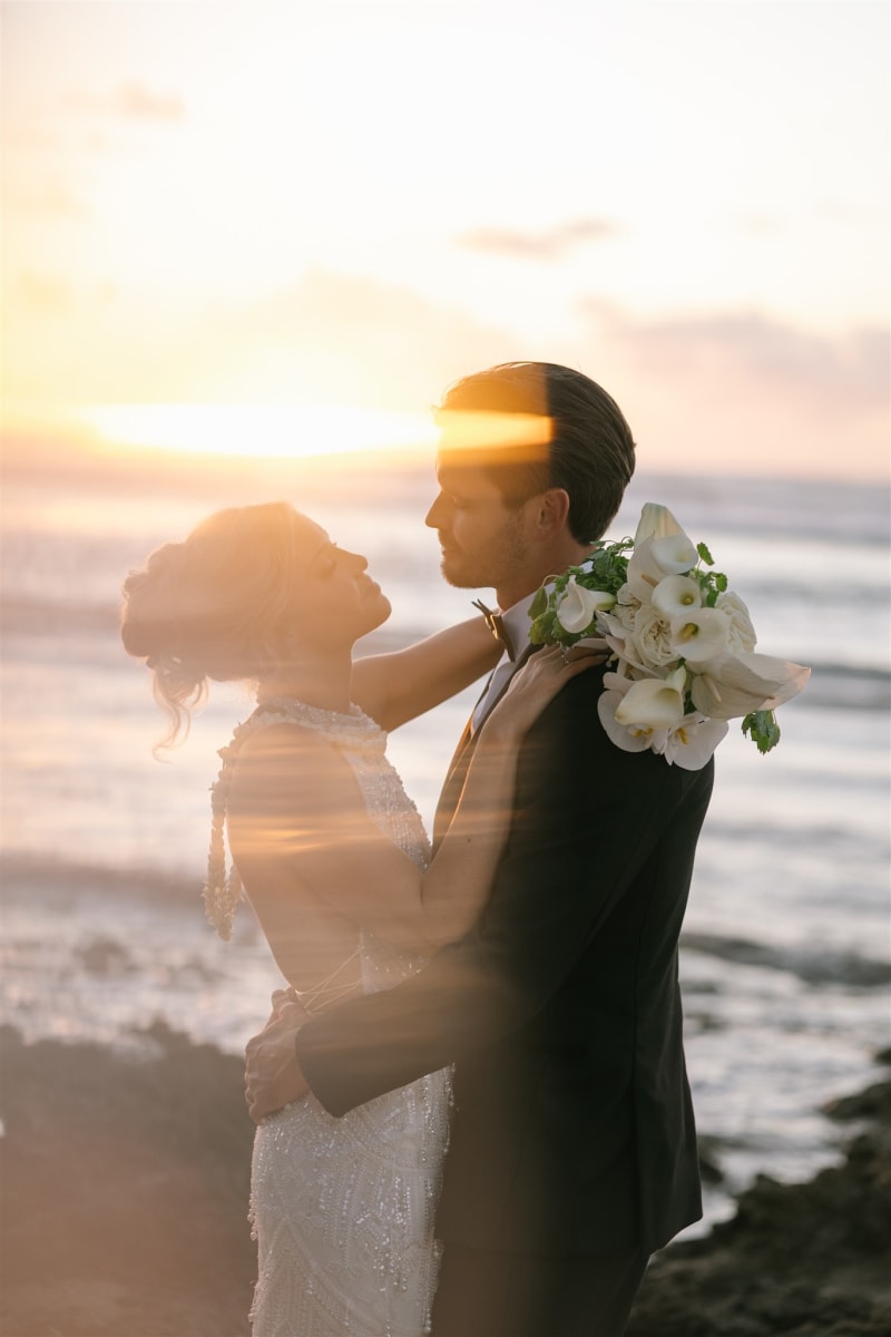 Hawaii wedding photography by Palms & Lace Photo