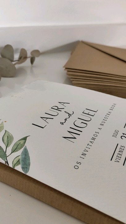 Estas invitaciones ¡ya están con sus dueños! Os deseamos lo mejor @lauriitaliz y @miguel21delvalle. 🤍🌿