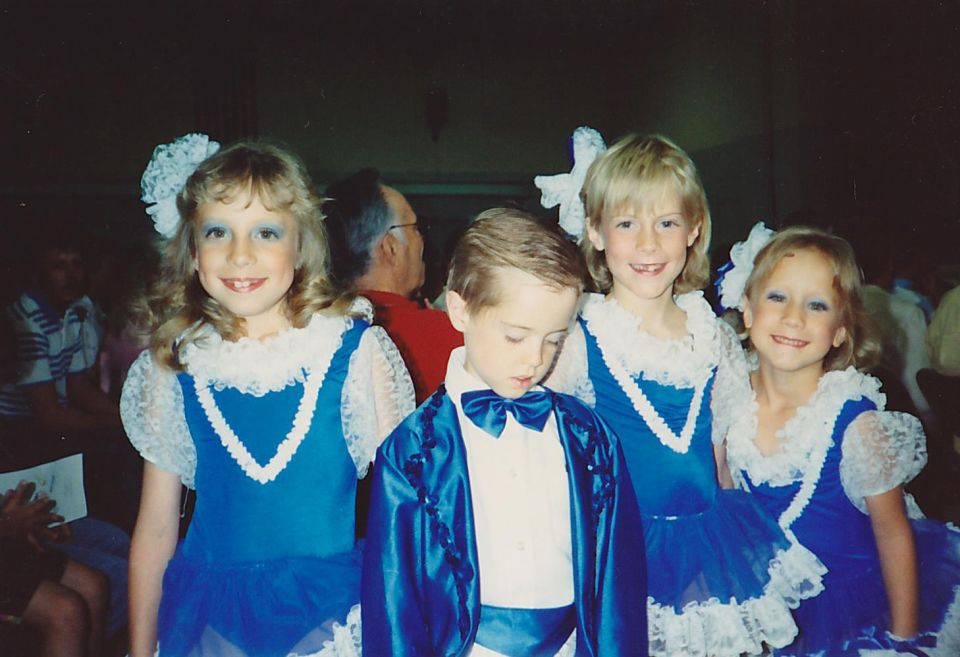 https://res.cloudinary.com/paradowski/image/upload/v1515439297/paradowski-site/Late_80s_Dance_Recital_ozvq2y.jpg