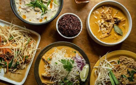 6 vegan curry dishes in bowls.