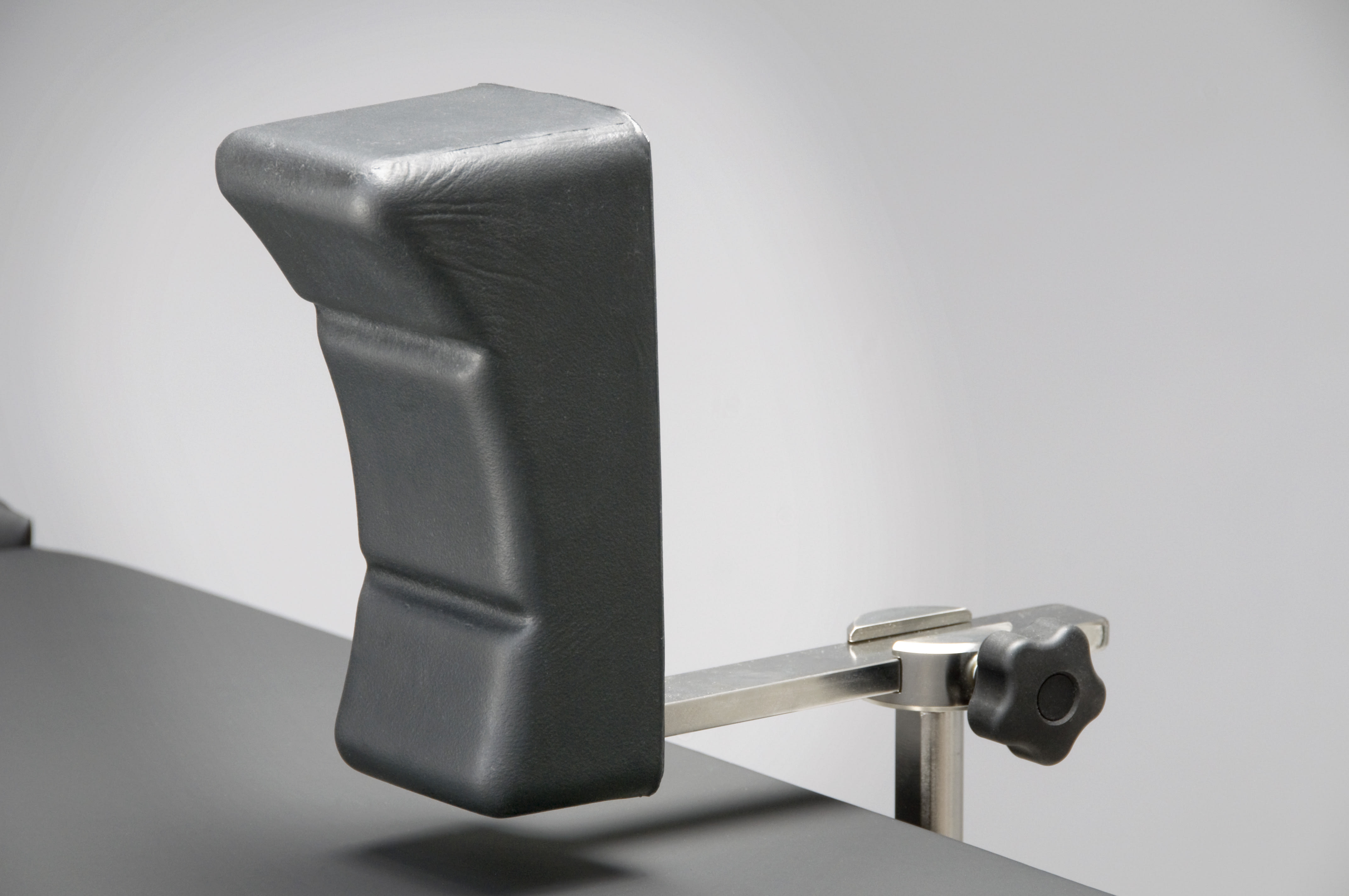 Lateral Support - Narrow (10-566) - includes one straight & one curved pad.