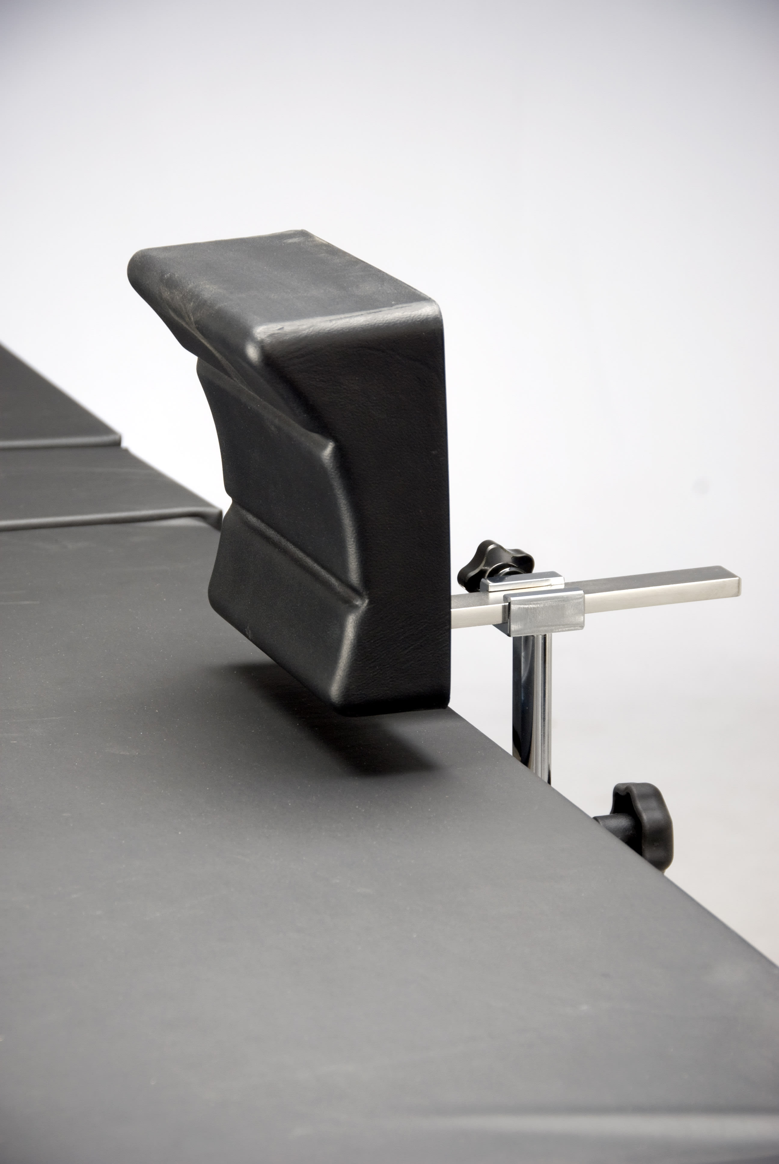 Lateral Support - Wide (10-565) - includes one straight & one curved pad.