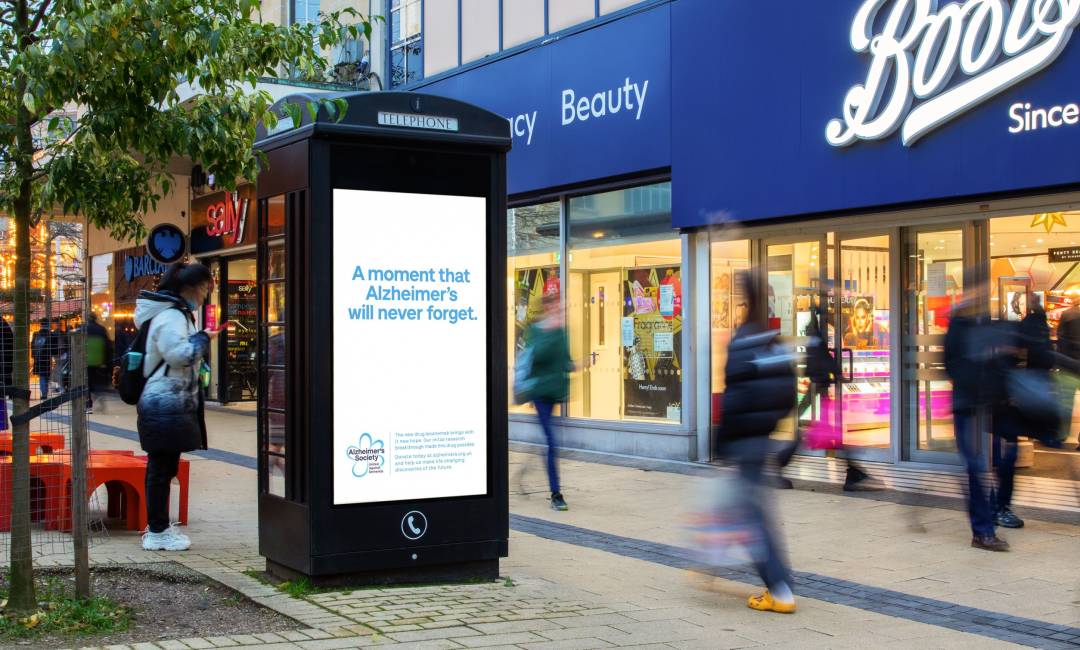 The Alzheimer's society campaign advertised on a Adshel live panel.