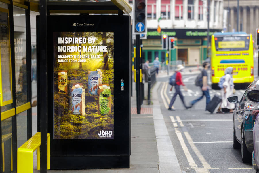 A campaign from Jörd playing on an Adshel Live screen on the high street