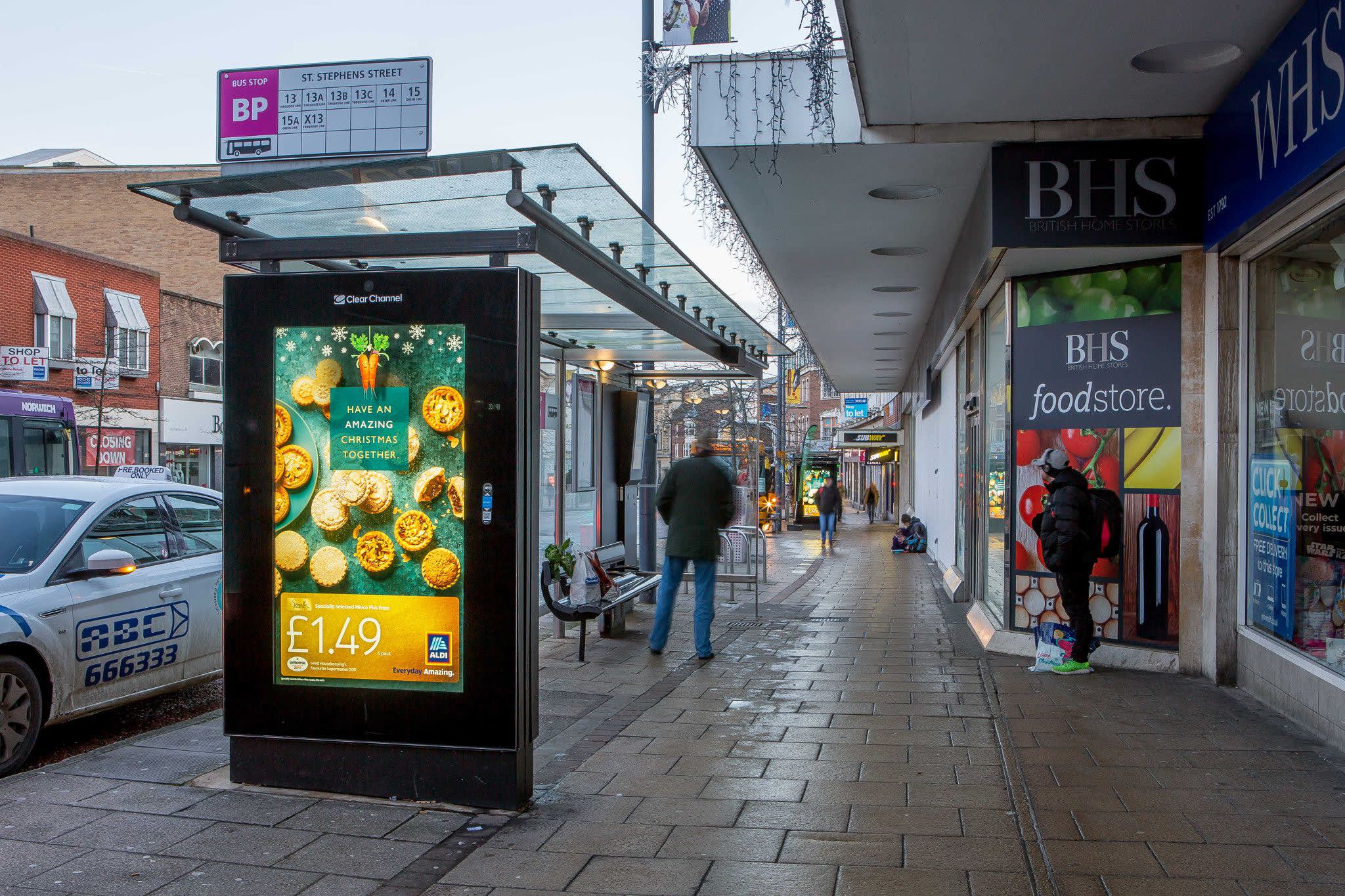 Aldi Christmas bus shelter ad