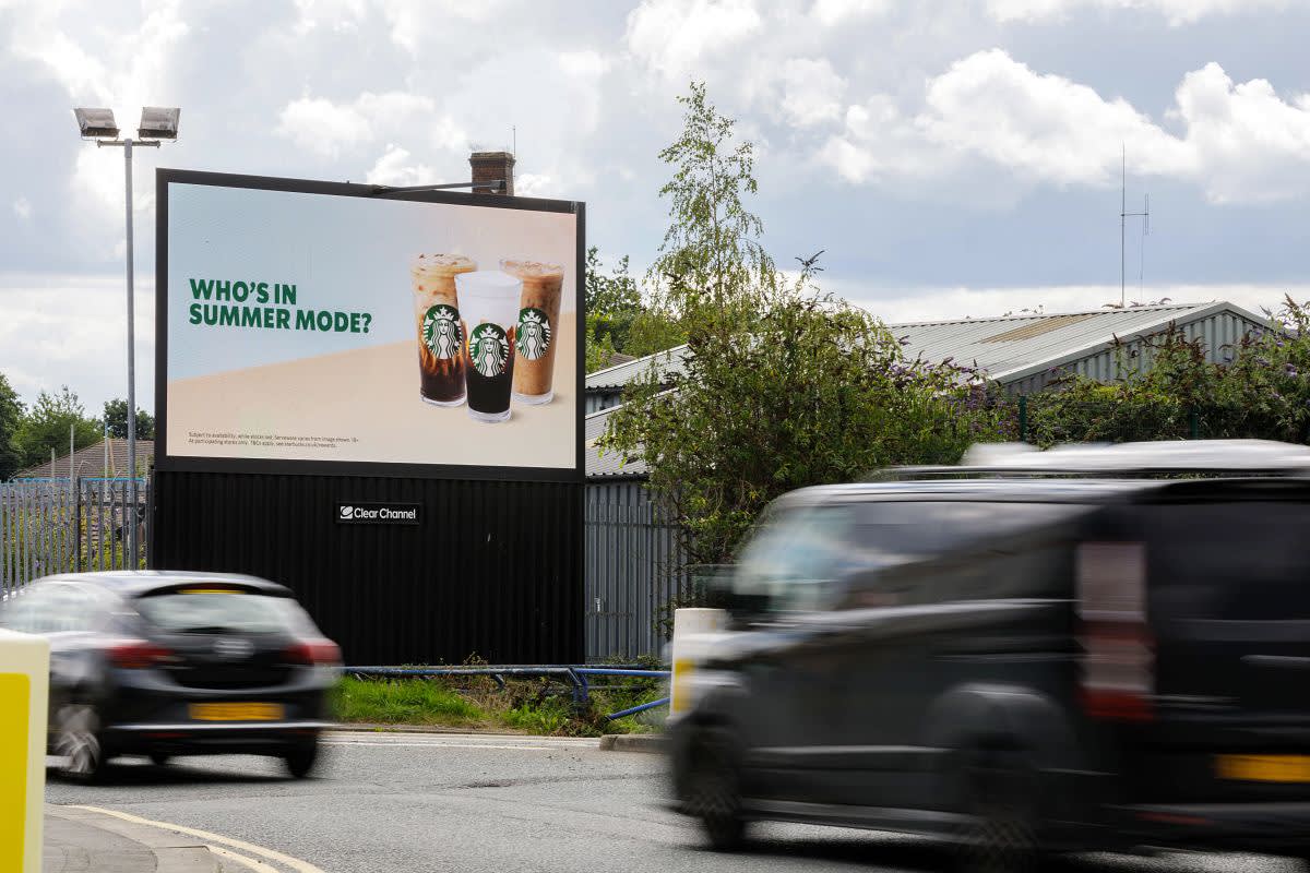 Starbucks Summer Roadside Billboard Live Ad