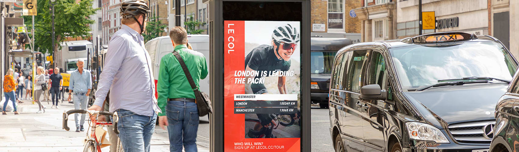 Dynamic digital content on Adshel Live screen