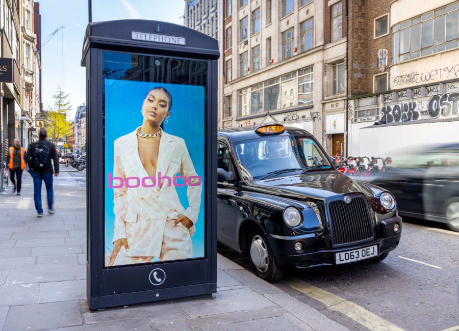 Adshel Live Screen in London
