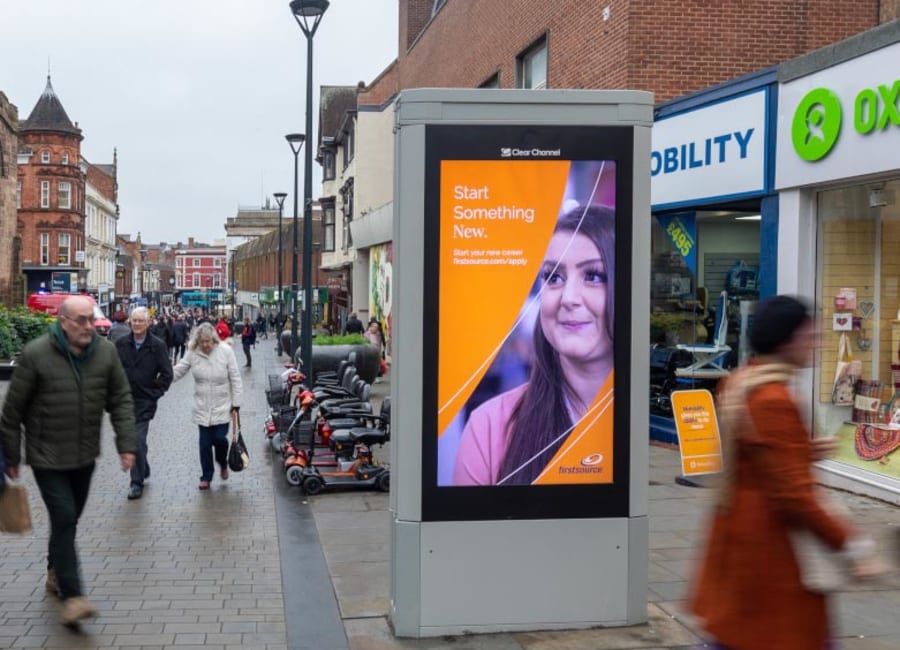 Adshel Live Screen in the East Midlands