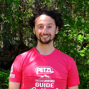 Photo de Sébastian Contreras, guide de via ferrata chez Parcours Aventures