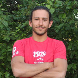 Photo de Tom Canac, guide de via ferrata chez Parcours Aventures