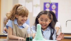 Chemistry lab workshop at the Scitech CSIRO Lab