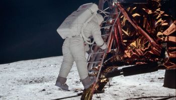 Moon Watching – Mandjoogoordap Moonthly