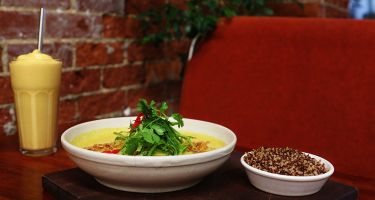 Yellow coconut curry
.