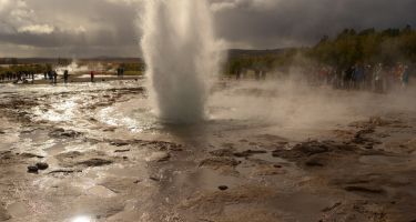 A geyser in Iceland that is similar to the geysers that were once found in the Pilbara
. Credit: Tara Djokic