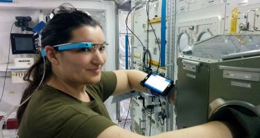 Testing out a new astronaut viewer for ISS procedures
. Credit: Space Applications Services