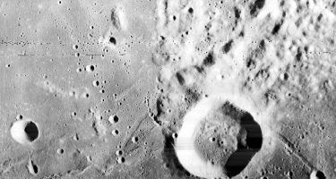 The Webb crater with it’s raised rim
. Credit: NASA