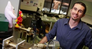 Associate Professor Fred Jourdan in the lab
.