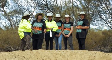 Measuring a malleefowl mound
. Credit: Nadine Smith