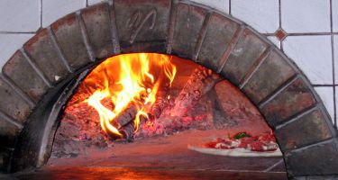 …and understand the secrets behind their skilled hands and wood-burning brick ovens
.