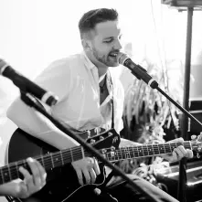 Auch mit Band unterwegs