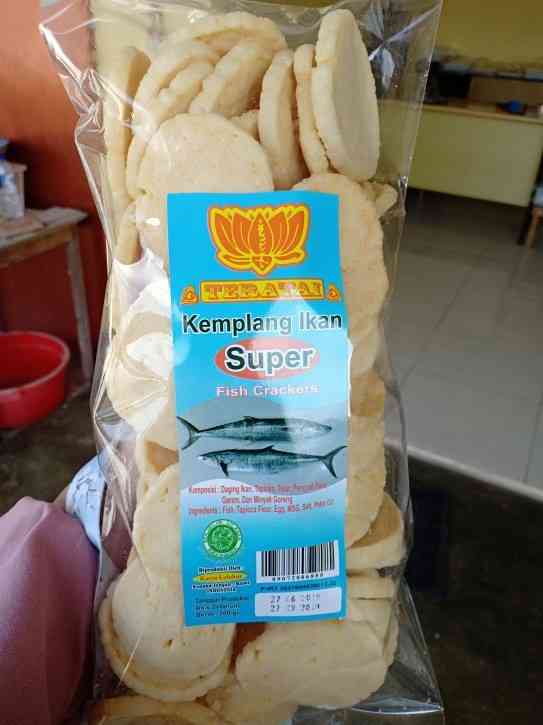 KERUPUK IKAN