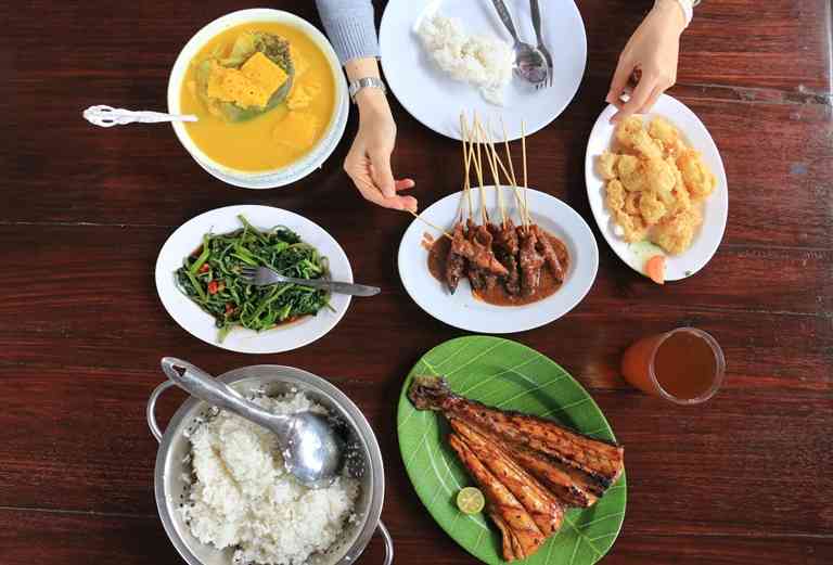 RM. Sari (Belitung Food)