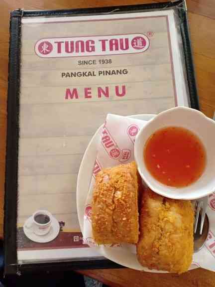 KOPI HITAM DAN ROTI PANGGANG “TUNG TAU”