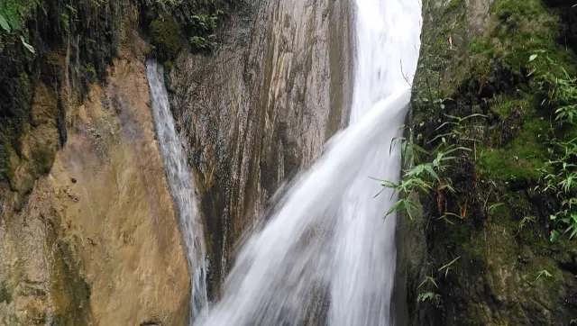 Garud Chatti Waterfall