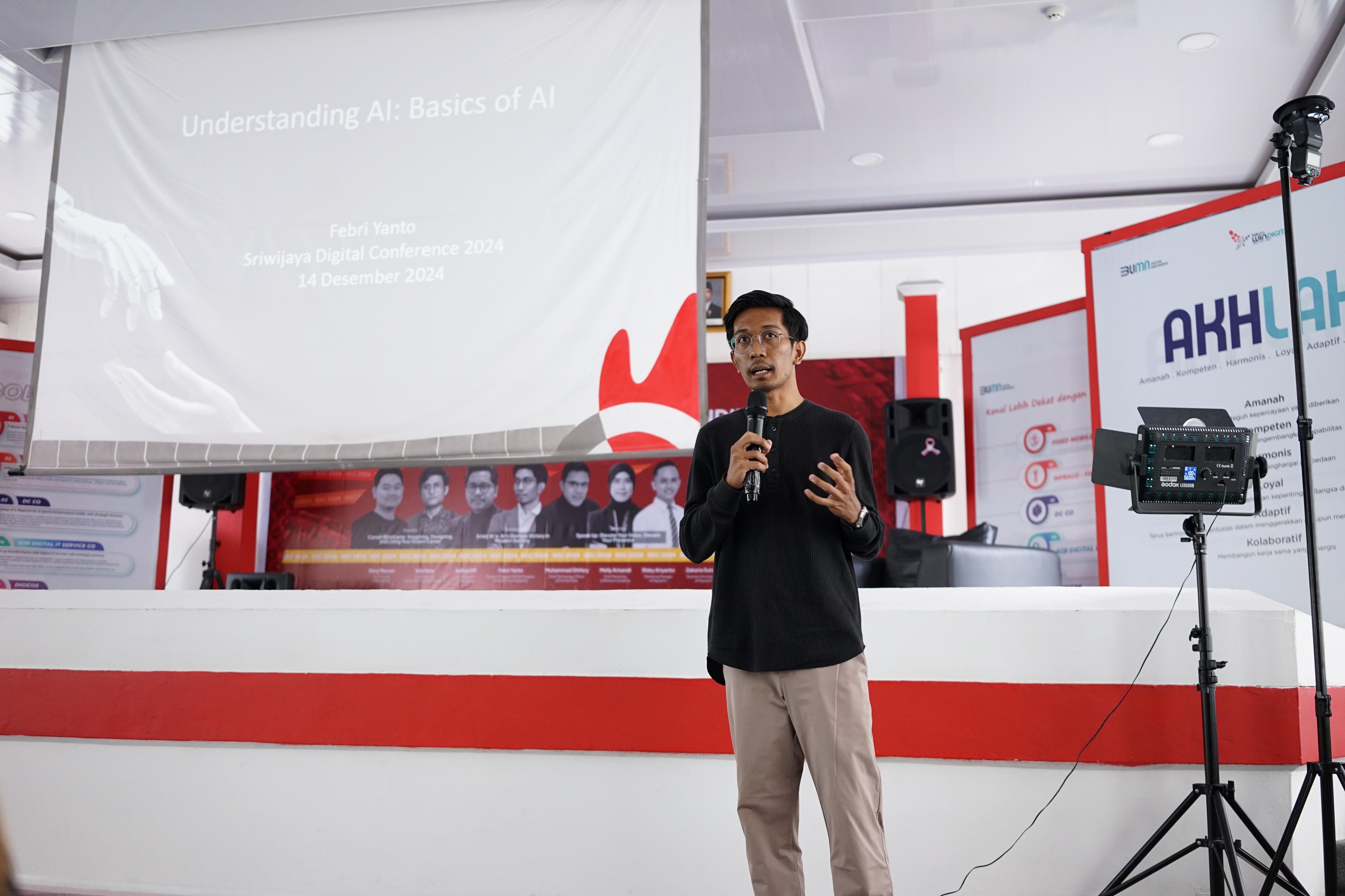 Kak Febri giving his talk about roadmap to learn ML