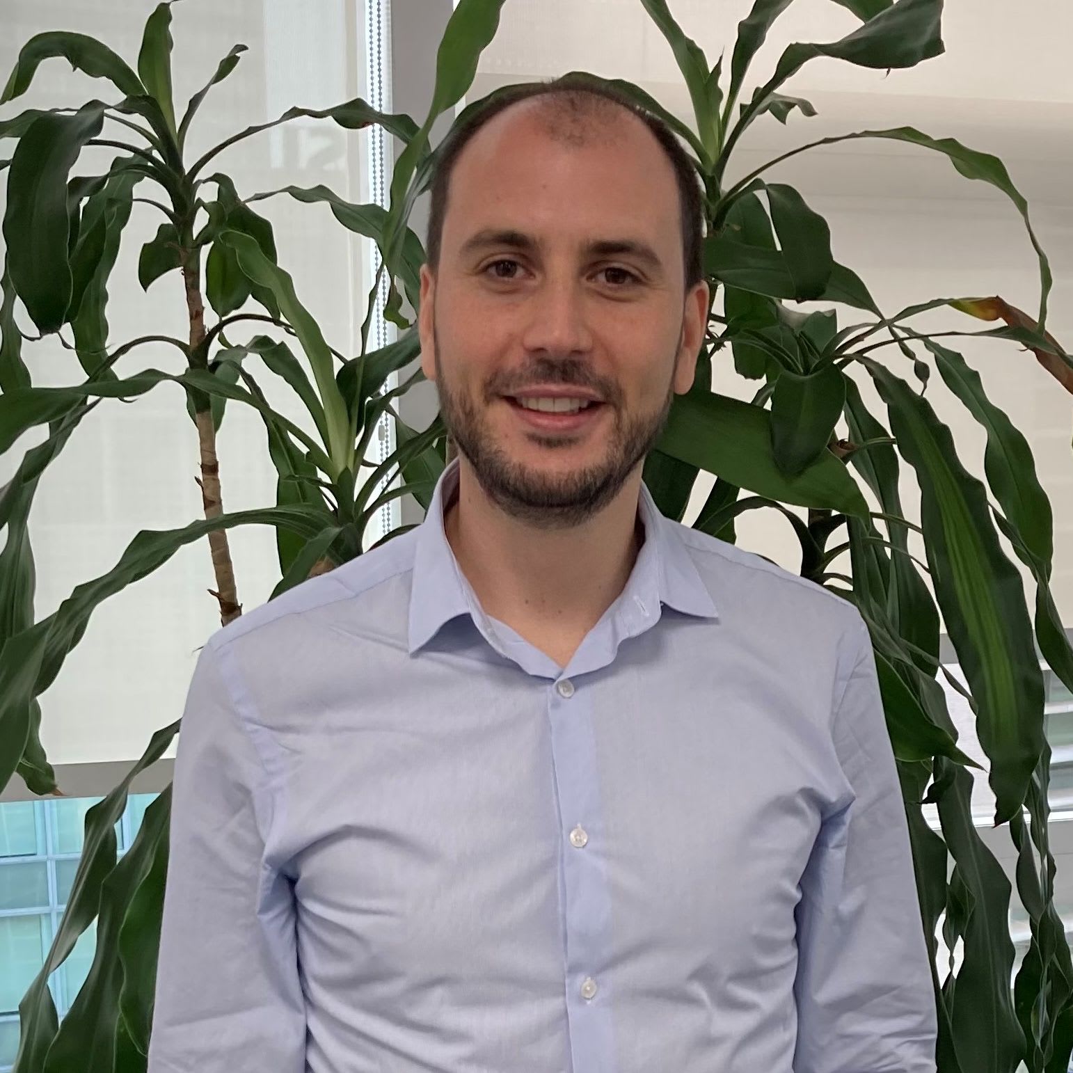 Hello, can I do an internship as a foreign language correspondent with