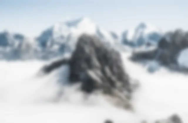 Scenic landscape demonstrating responsive image formats — Soft blur
