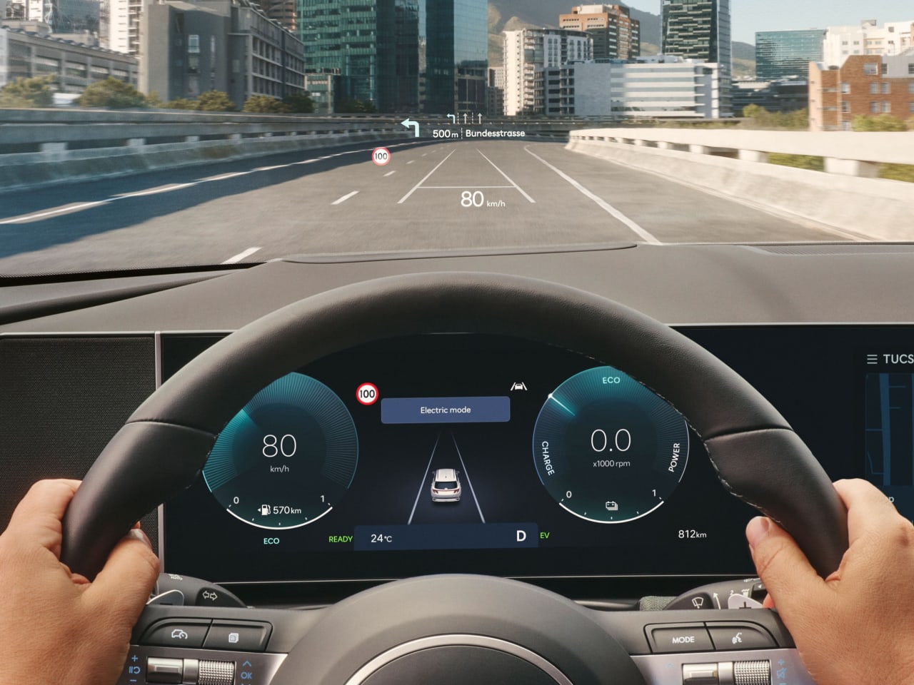 Head-up display del Hyundai TUCSON con indicaciones de navegación