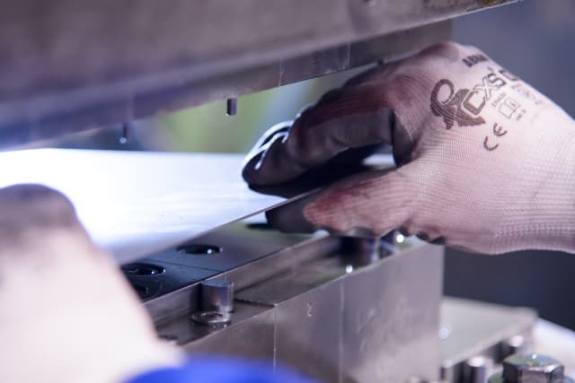 CENTES – Lisování kovů (1)