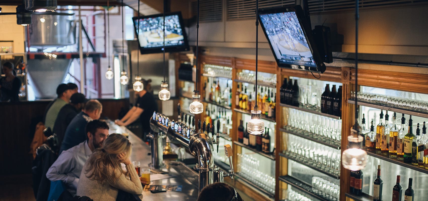 Top Places to Watch the 2020 March Madness Basketball Tournament in Park City Image