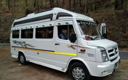 Tempo Traveller 12 seater — photograph 1 of 1