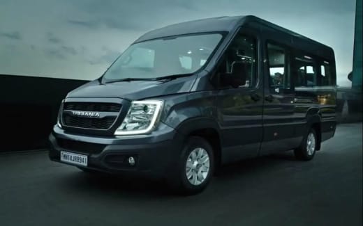 Urbania 9 seater — photograph 2 of 2