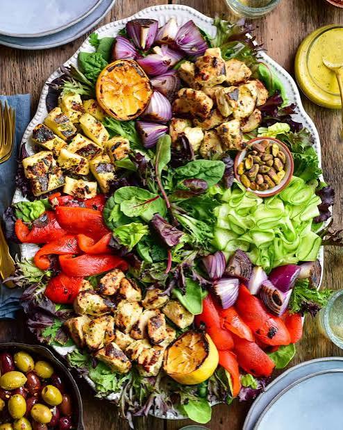 Chicken and Halloumi Salad
