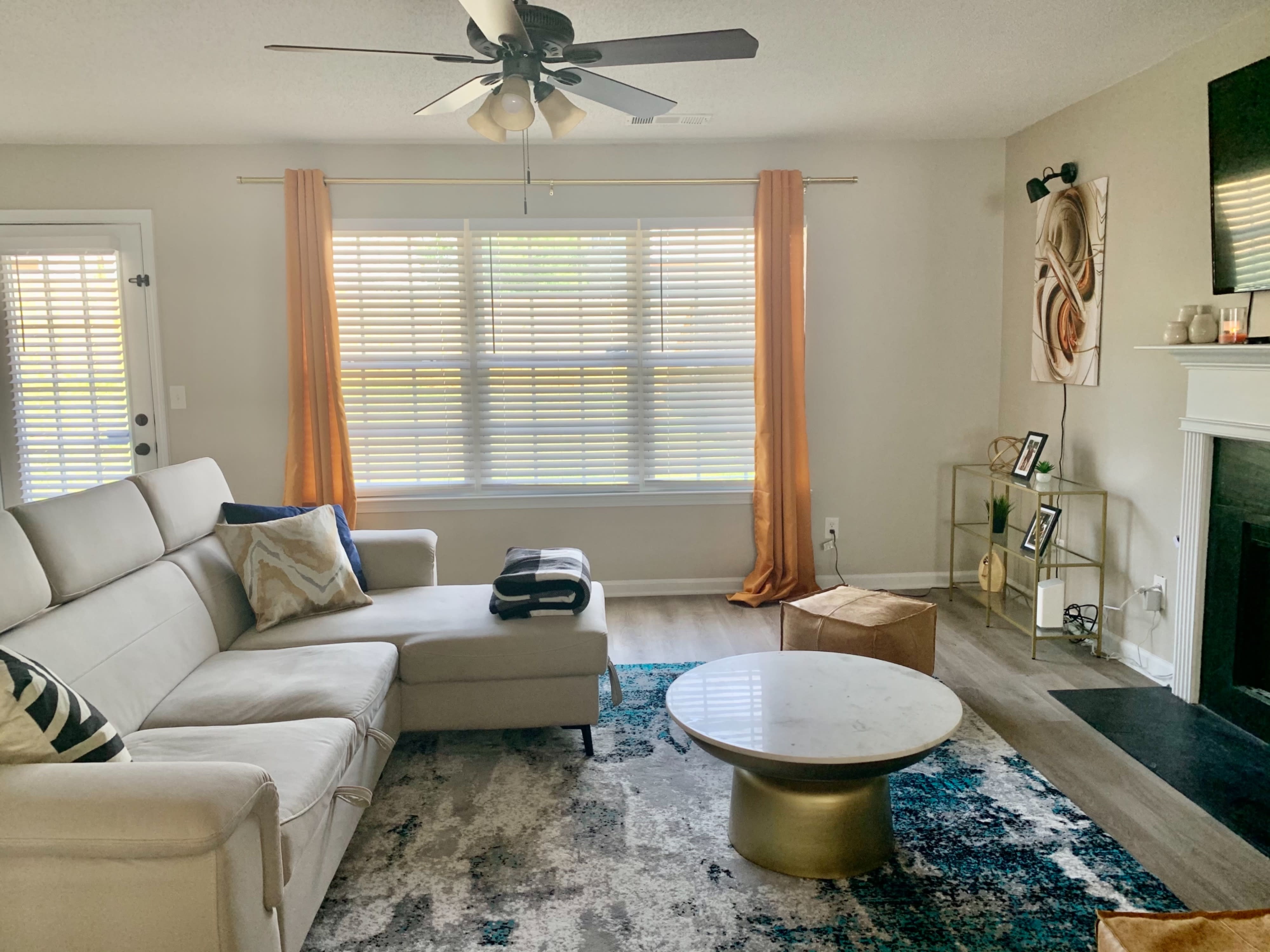 Spacious Modern Home With Home Office Natural Light Hampton Ga Event Peerspace