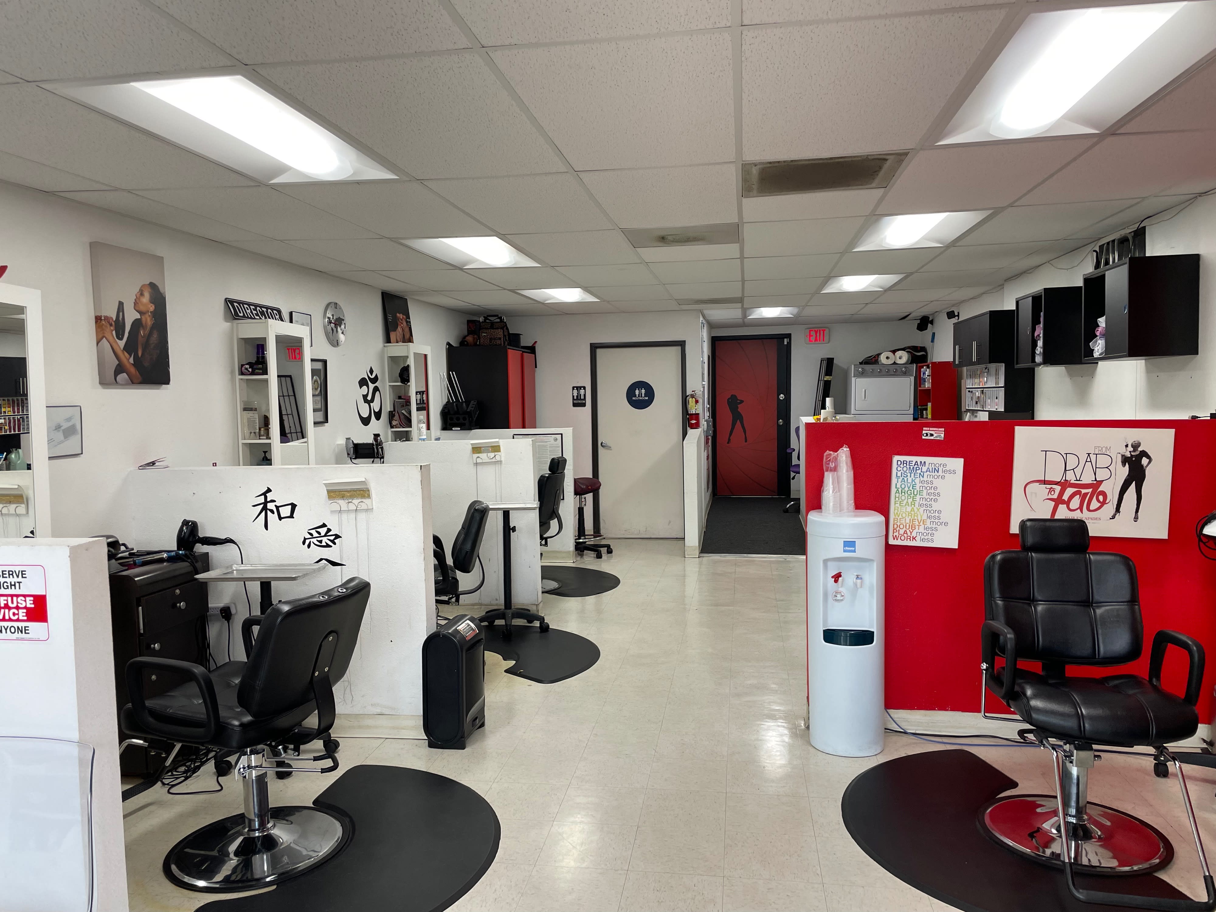 Urban Hair Salon on the Main Boulevard, Tarzana, CA | Event | Peerspace