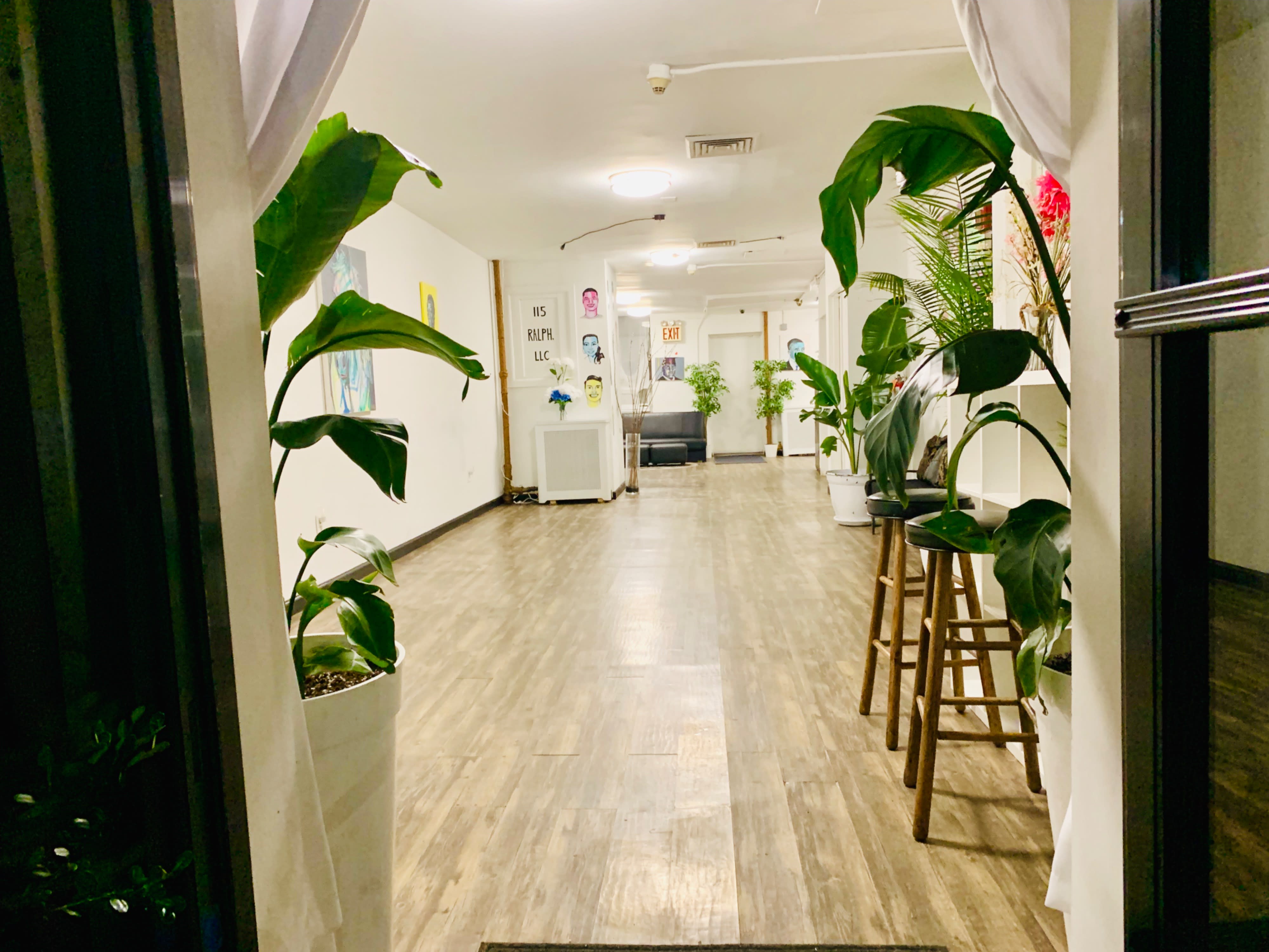 35+ Modern Tattoo Shop Interior Design | HebinHavanna