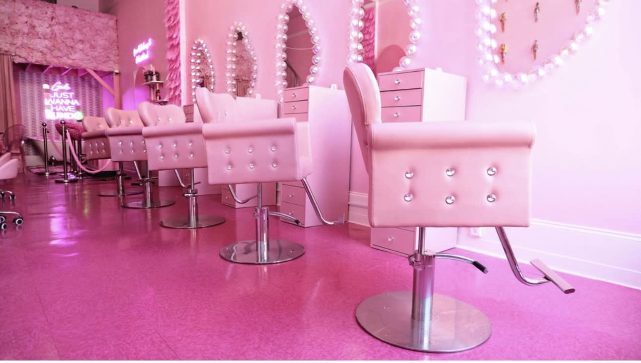 Pink salon